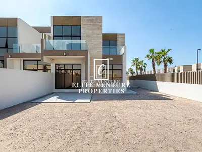 NEAR HANDOVER | UPGRADED & EXTENDED | LARGE PLOT