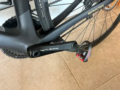 Excellent condition Pardus Spark carbon road bike for sale. Perfect for Al Qudra weekend rides!