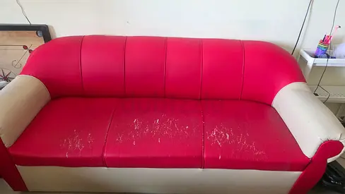 Red and cream 5-seater sofa — preowned, some wear on seat 3sets and single one is good.