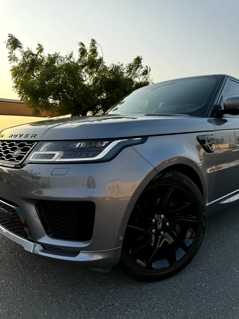 Land Rover Range Rover Sport 2020 — photo 1 of 20