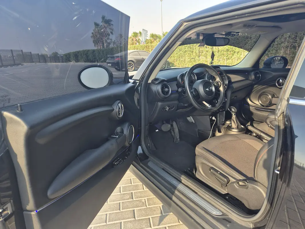 MINI Cooper 2016 — photo 1 of 10