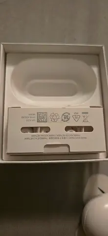 Genuine Samsung AirPods with extra pod cover (Original Box) - Lightly Used