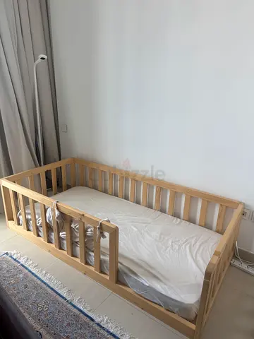 Montessori Bed with Guard Rails - Natural Oak wood