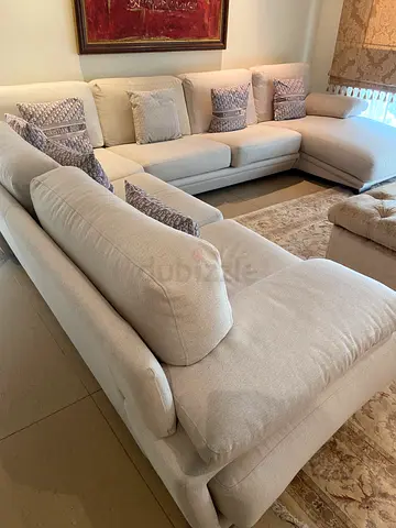 NAZZUMI SOFA SET NOW REDUCED TO SELL
