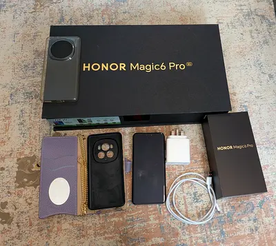 HONOR Magic6 Pro with box, charger and cases - read description please