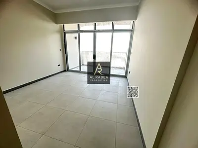 5بلكونات بإطلالة مفتوحة تكيف مركزي خزائن بالحائط غرف ماستر موقع استراتيجي قريب من جميع الخدمات سهل الوصول الي دبي والشارقة
