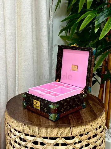 Louis Vuitton Damier 8 watch case