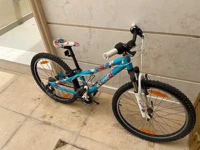 Blue kids mountain bike - 24 jr wheels, good condition