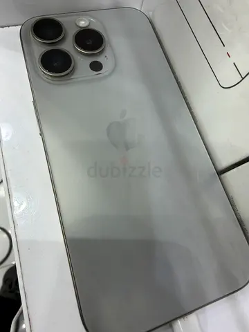 15 Pro Natural 256GB