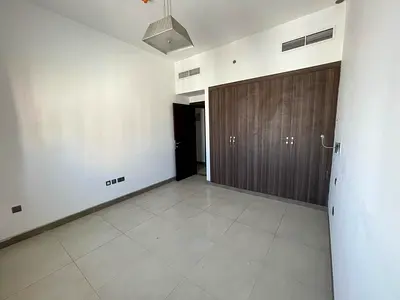 1-bedroom apartment with living room | gym & pool | second tenant | central AC | excellent space | prime location
