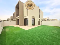 END CORNER UNIT CLOSE TO POOL 4BR+MAID VILLA JUST 195k