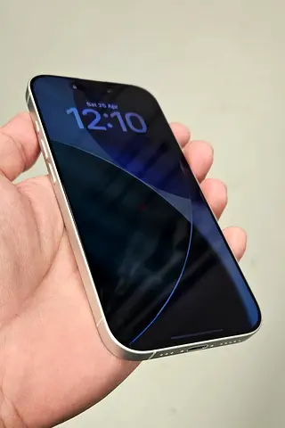 Iphone 17 white in brand new condition for sale