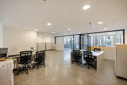 PRIME LOCATION |CLOSE TO METRO | VACANT