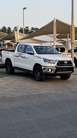 2025 Toyota Hilux SR5 - GCC Specs - Brand New!