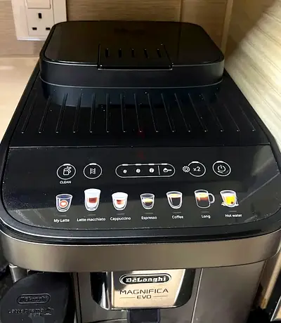 DeLonghi Magnifica Evo Fully Automatic Coffee Machine - Good Condition