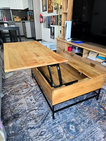 Lift top coffee table