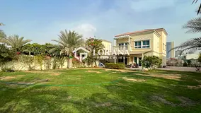 Spacious 2 Bedroom Villa | Private Garden | Prime Location