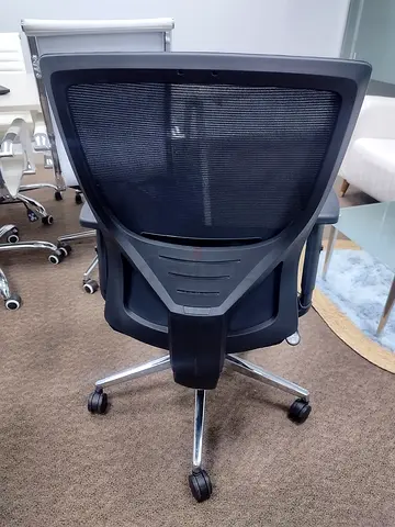 Ergonomic Mesh Office Chair with Adjustable Arms and Wheels
