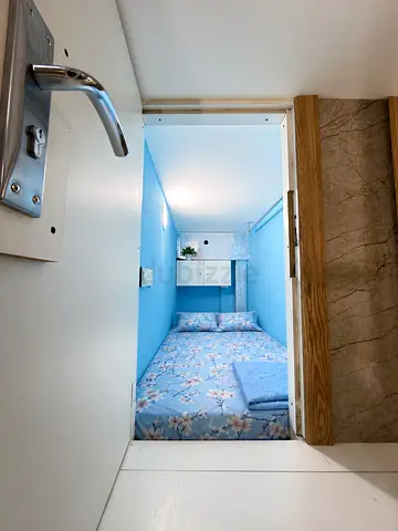 Bed Space Available Near Baniyas Square Metro।