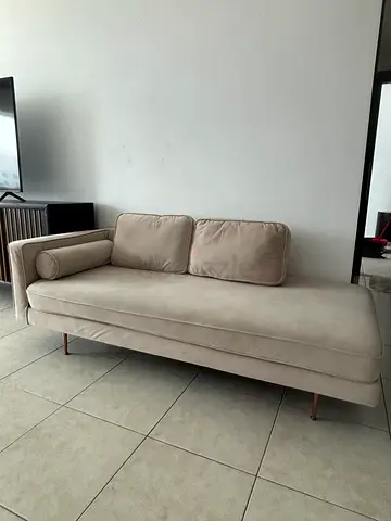 Lovely cream/beige Chaise Longue Sofa with bronze legs for sale!