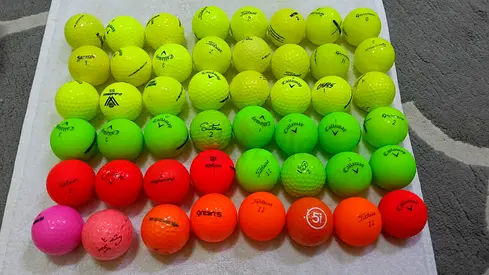 Colour balls mixed brands available good condition like new..