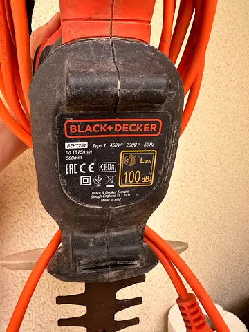 Black+Decker Electric Hedge/Grass Trimmer