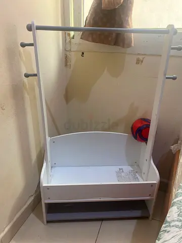 Kids dress stand