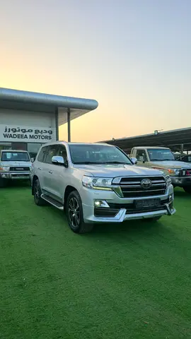 Toyota Land Cruiser VXR Grand Touring 2021 - GCC Specs