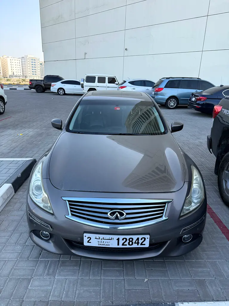 Infiniti G25 2012 — photo 1 of 6