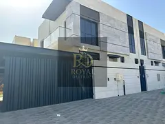DISTRESS DEAL | ELEGANT VILLA | MODERN STYLISH FINISHES | PRIME LOCATION | READY TO MOVE