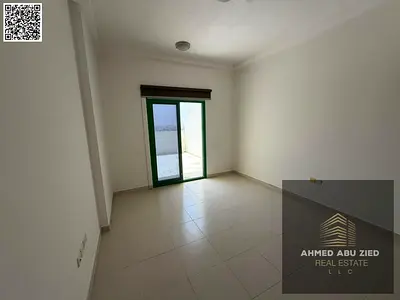 استوديو للإيجار السنوي في سمارت تاور بمساحة كبيرة مع بلكونه مع جيم ومسبح وتراث كبير بجوار جميع الخدمات وقريب لمخرج دبي والشارقه