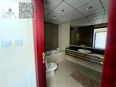 للايجار السنوي بعجمان ابراج الكورنيش الريزيدنيس إطلالة مدينة شقة غرفتين وصاله الغرف ماستر مساحة واسعة