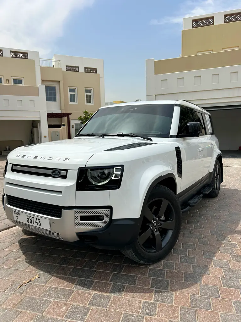 Land Rover Defender 2023 — photo 1 of 9
