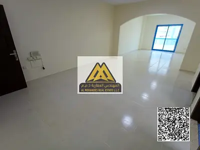 تقع الشقة في منطقة الرميلة 1 بموقع مميز وقريب جدا من كورنيش عجمان حيث يمكنك الوصول خلال دقائق، كما أنها قريبة من جميع الخدمات الأساسية مثل الأسواق وال