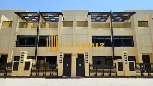 !!! شقة جديدة بثلاث غرف نوم، غرفة للخادمة، مخزن، في قرية جميرا الدائرية !!!