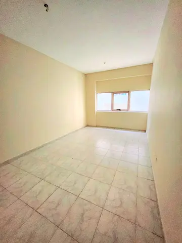 Closed Hall | 1-BHK | Clsoe to Bus Stop | Central AC | For Family | Prime📍 Location