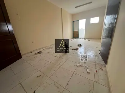 شقة استديو -  مع مطبخ منفصل -  وبلكونة