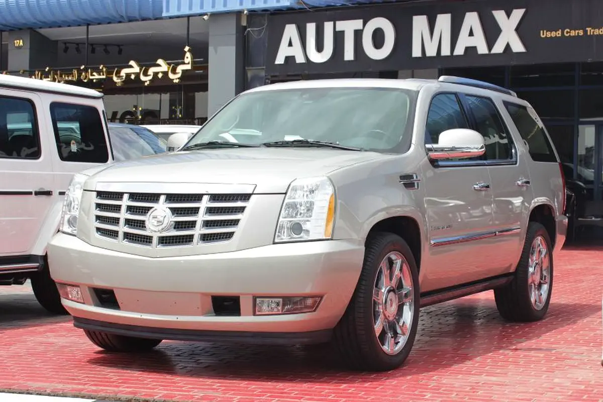 Cadillac Escalade 2009 — photo 1 of 15
