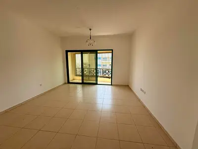 اطلالة مفتوحة/ بلكونتين / تشطيب حديث / مساحه واسعه / موقع حيوى قريب من الخدمات/ تسهلات فى الدفعات