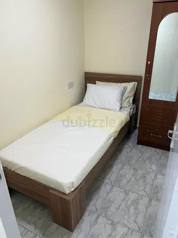 Partition available in mankhool Rent per month 1400