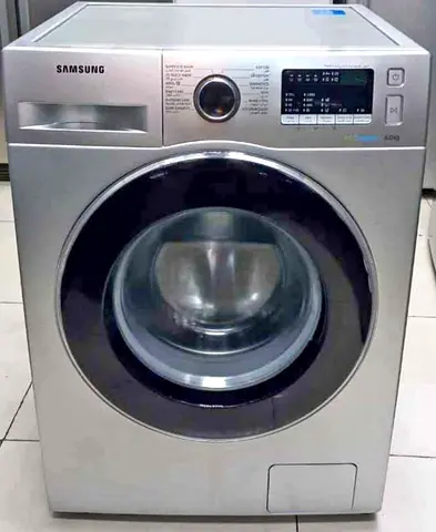 Samsung 8 kg washing machine same like new conditon for sale 700 aed