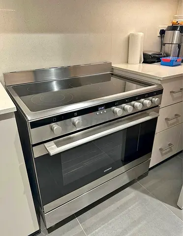 Siemens 90 cm Freestanding Ceramic Cooker with Schott Glass, German Engineering