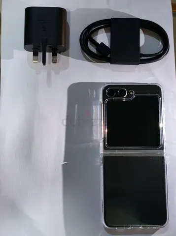 Z flip 5 clean condition