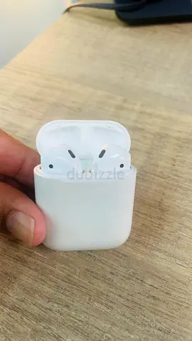 AirPods 2 with Charging Case (Pair) - White