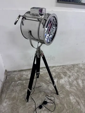 MID CENTURY TRIPOD Floor Lamp
