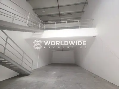 مستودع بمساحة ٢٥٠٠ قدم مربع متاح للإيجار مع كهرباء ثلاثية الأطوار في الجرف ١، عجمان