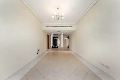 Near Train Station| 6 Cheques |One Month Rent Free