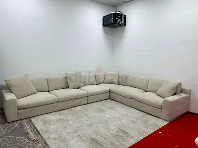 Like new condition oc home sofa