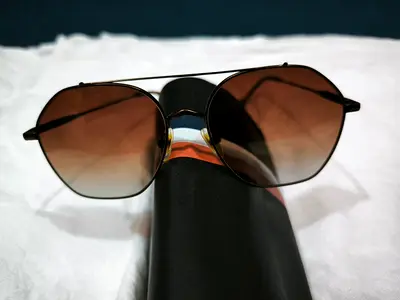 Im celling A 30days sunglasses in good condition