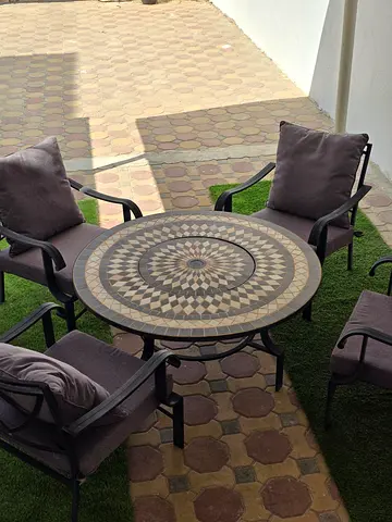 Round Mosaic Outdoor Dining Table with 4 Metal Armchairs